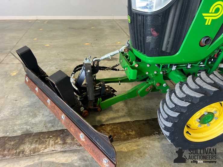 2021-john-deere-3046r-image-9
