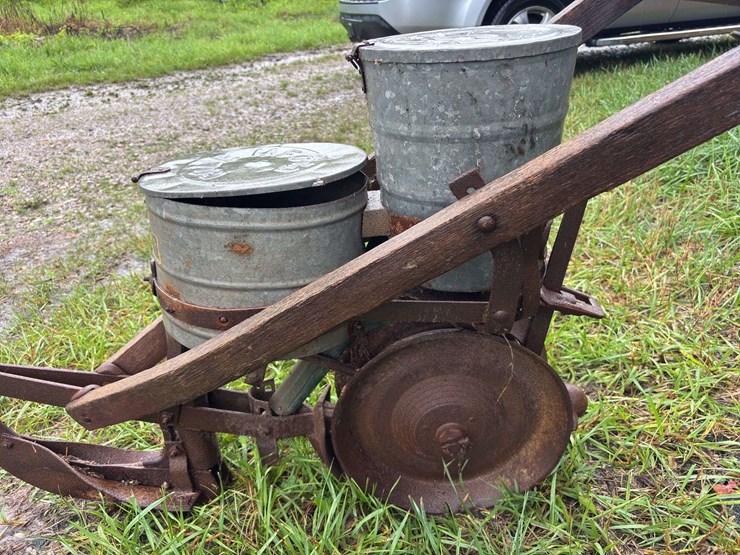 cole-horse-drawn-planter-image-8