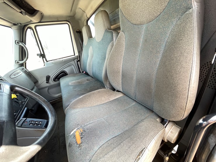 2006-international-durastar-4400-image-23