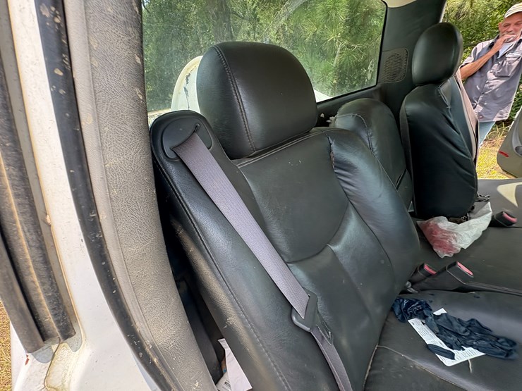2006-chevrolet-silverado-image-23