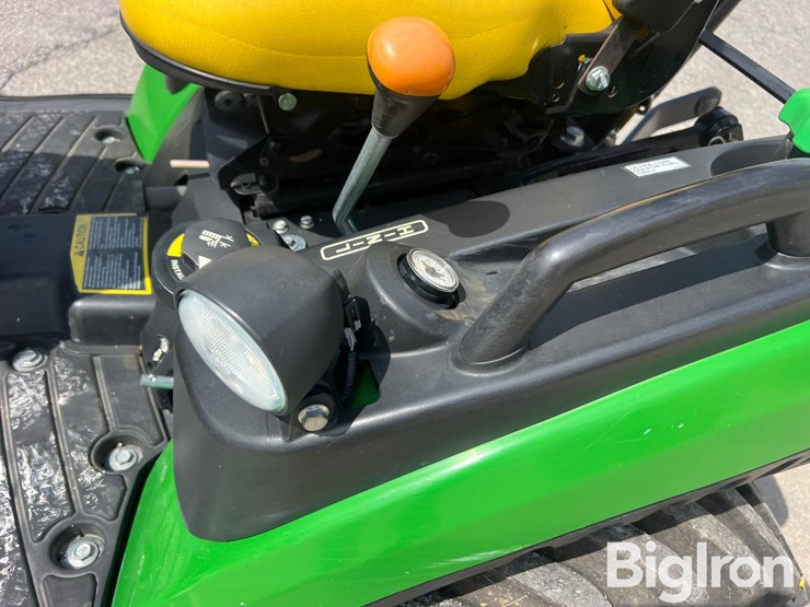 2016-john-deere-1025r-image-17
