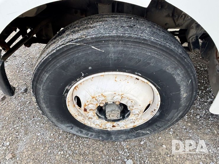 2005-sterling-dry-tender-truck-(gp11242,-unit-111565)-image-25