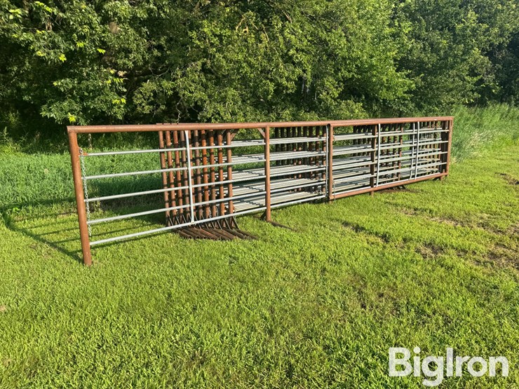 freestanding-panels-w/gate-image-3