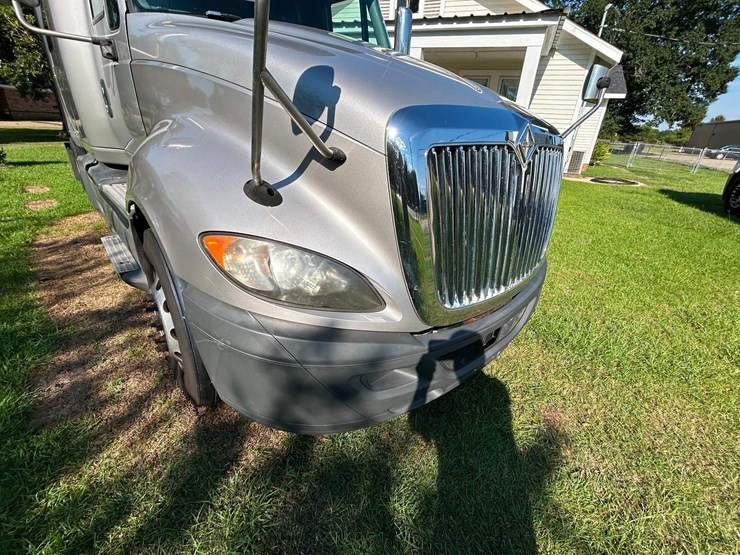2017-international-prostar-image-57