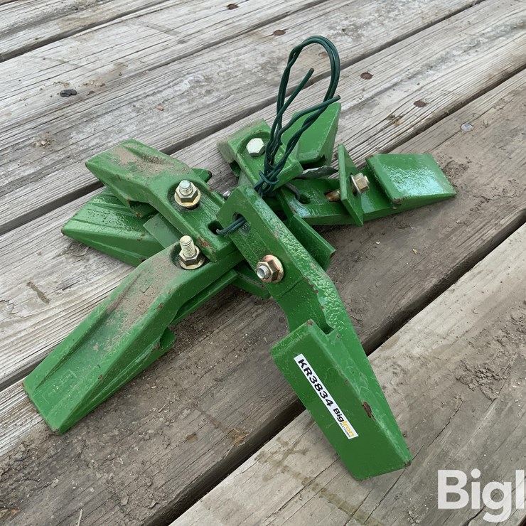 JOHN DEERE B