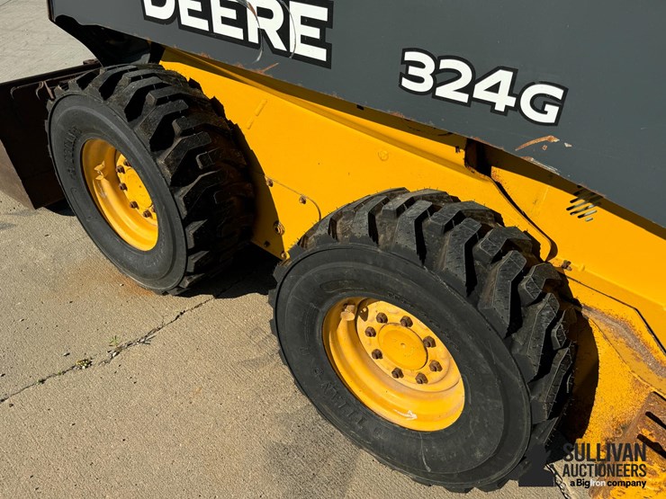 2018-deere-324g-image-17