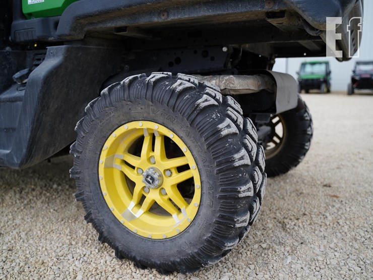 2019-john-deere-gator-xuv-835m-image-23