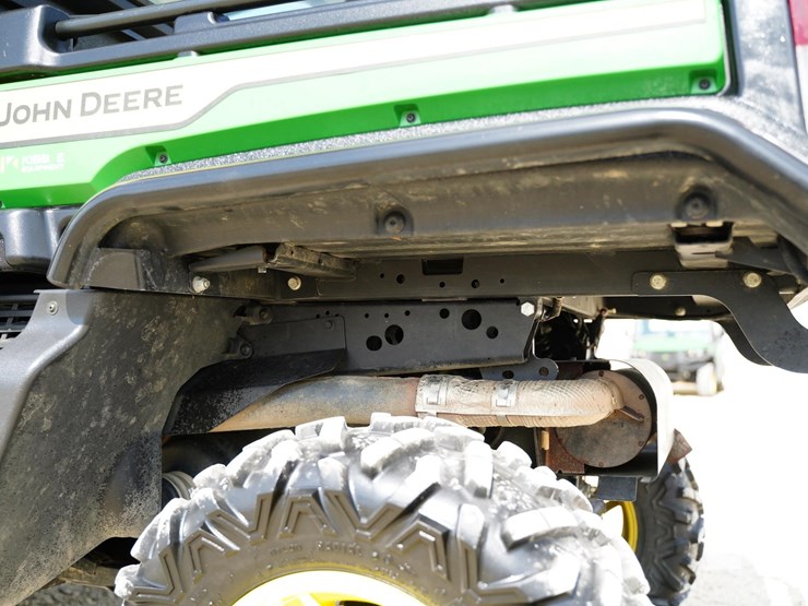2021-john-deere-gator-xuv-835r-image-21