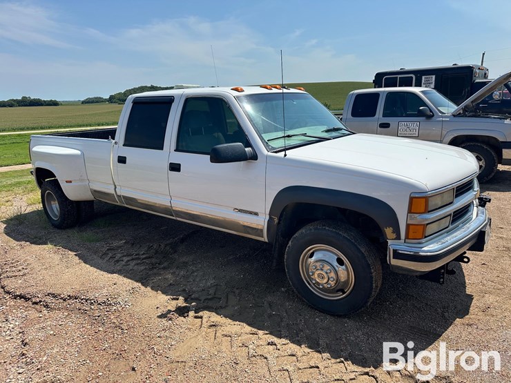 2000-chevrolet-3500-image-3