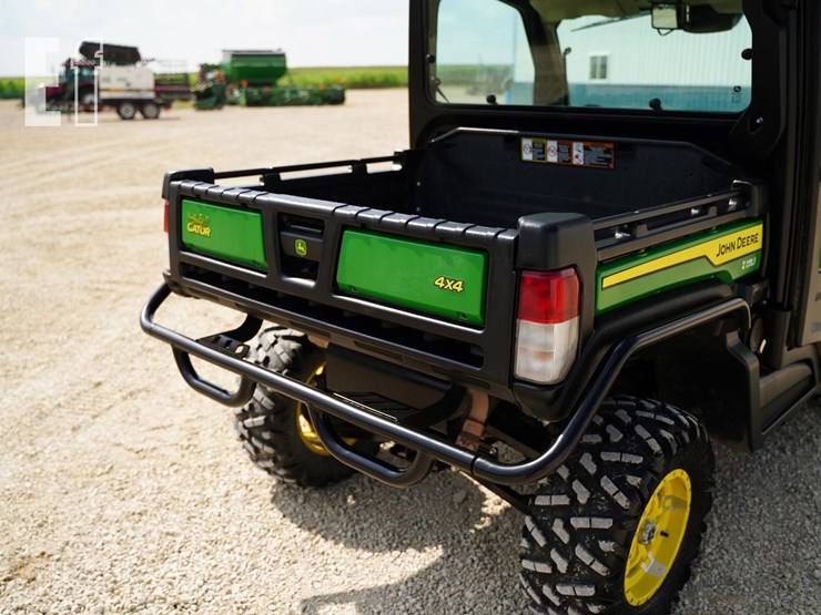 2021-john-deere-gator-xuv-835r-image-18