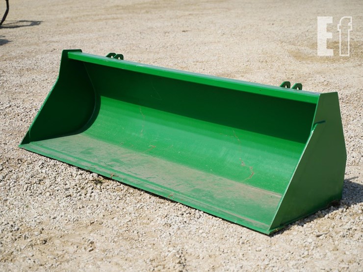 2025-john-deere-640-image-1