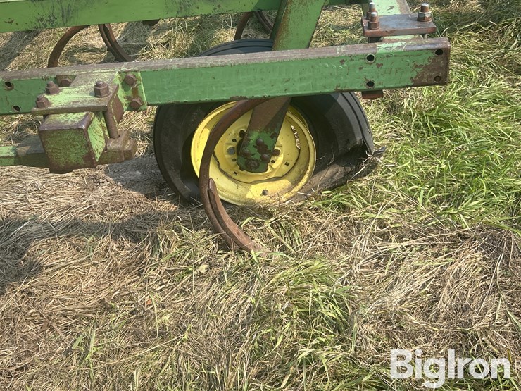 john-deere-100-image-14