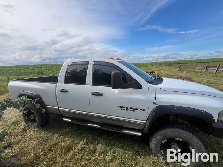 2005-dodge-2500-image-4