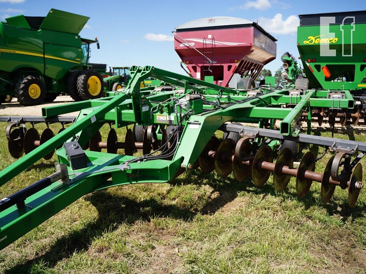 2014-john-deere-2720-image-8