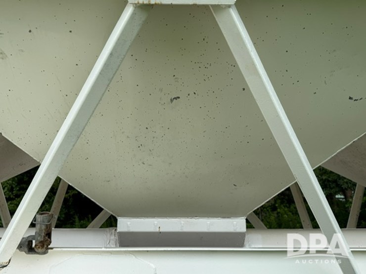 2015-ray-man-dry-fertilizer-trailer-(ed5162)-image-26