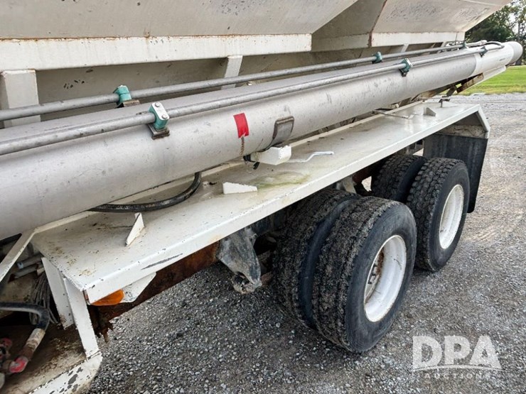 2005-sterling-dry-tender-truck-(gp11242,-unit-111565)-image-37