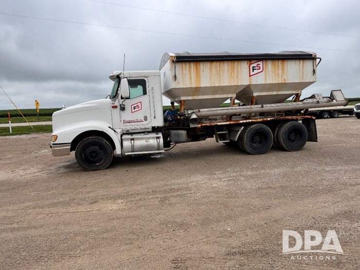 2004-ihc-9400i-dry-tender-truck-(gp11023,-unit-193)-image-18