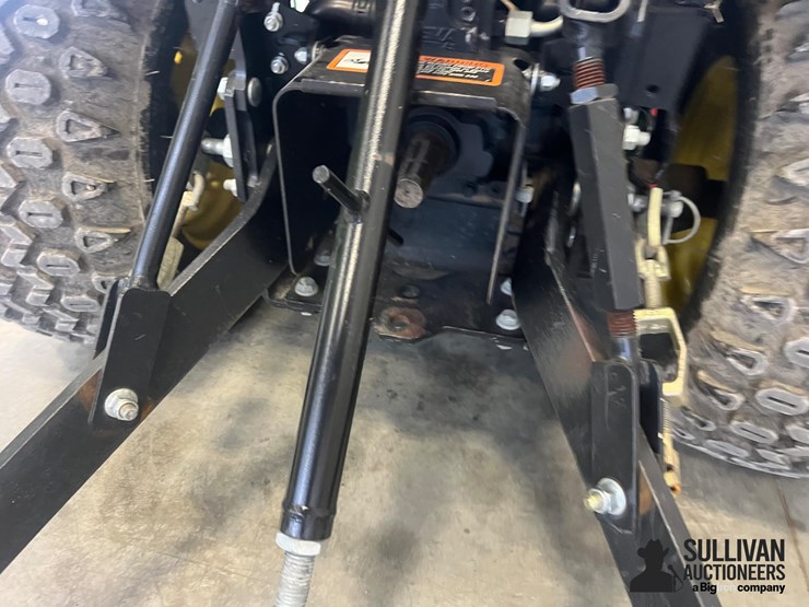 2014-john-deere-1025r-image-12