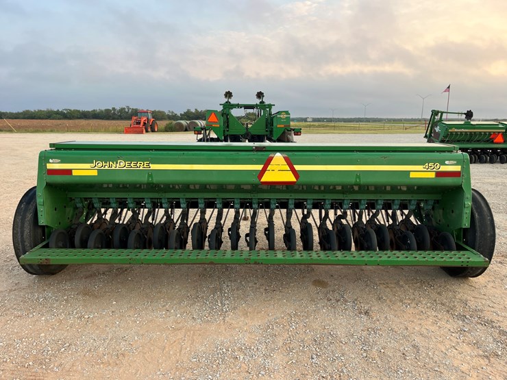 john-deere-450-image-10