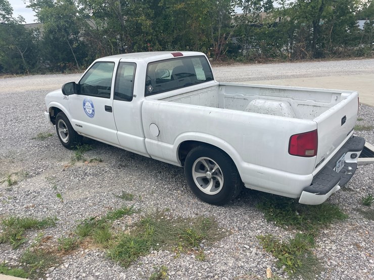 1998-chevrolet-s10-image-4