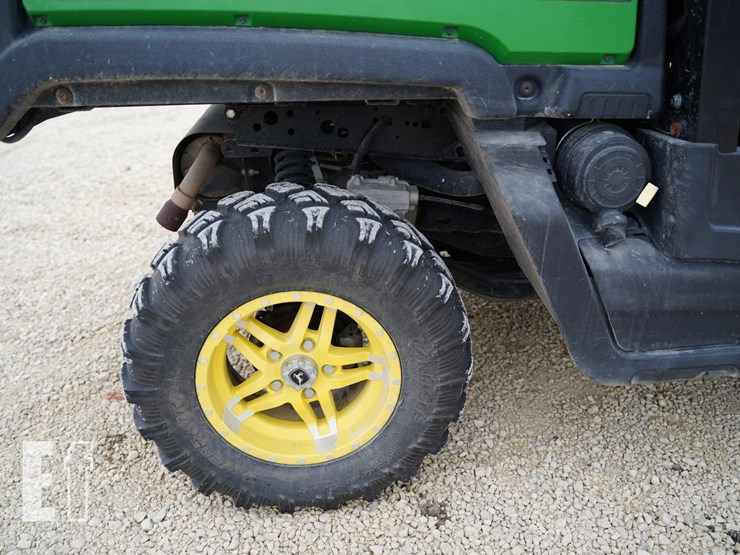 2019-john-deere-gator-xuv-835m-image-17
