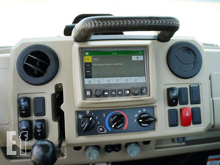 2023-john-deere-gator-xuv-835r-image-37
