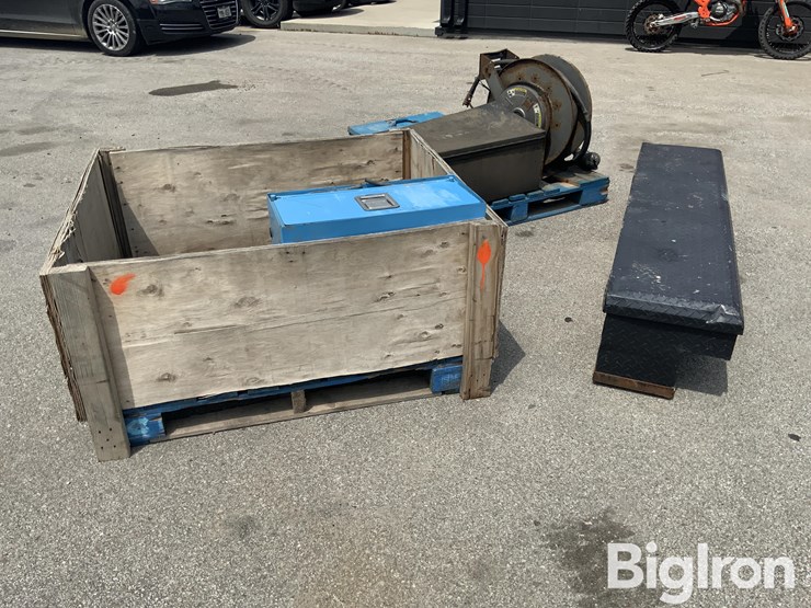 electrical-components,-retractable-hose-reel-&-tool-chests-image-5
