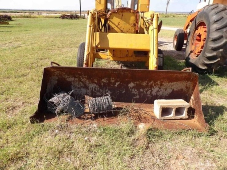 john-deere-300-image-9