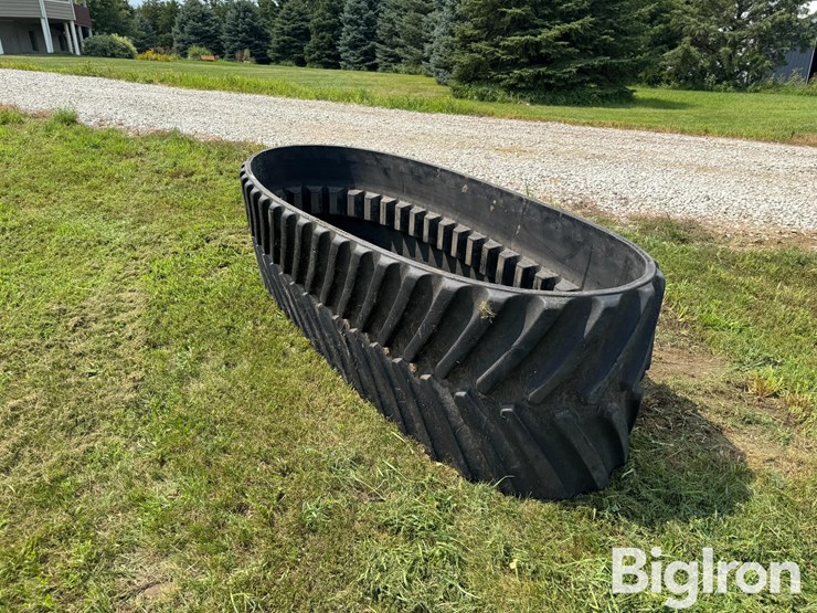 goodyear-30"-quad-track-track-image-1