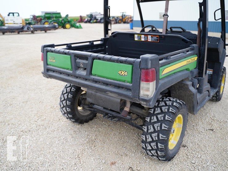 2019-john-deere-gator-xuv-835m-image-19