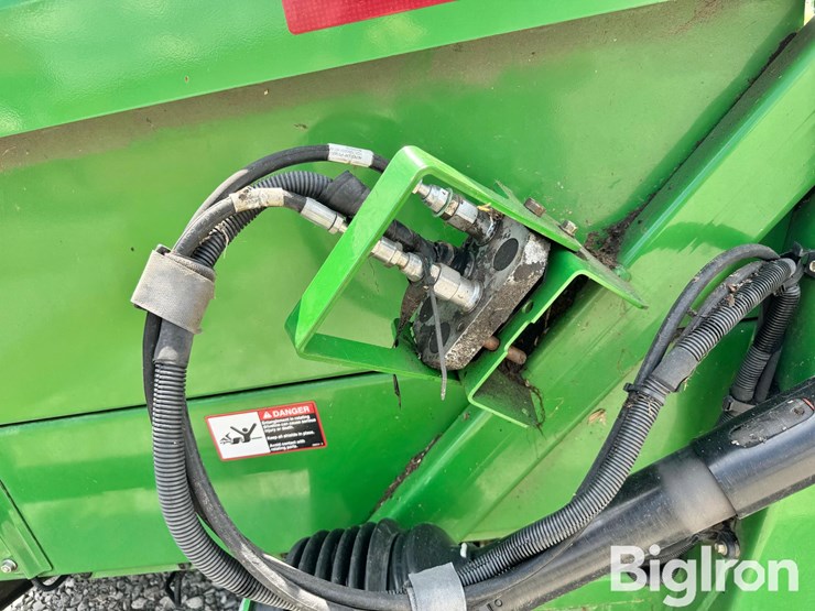 2010-john-deere-608c-image-12