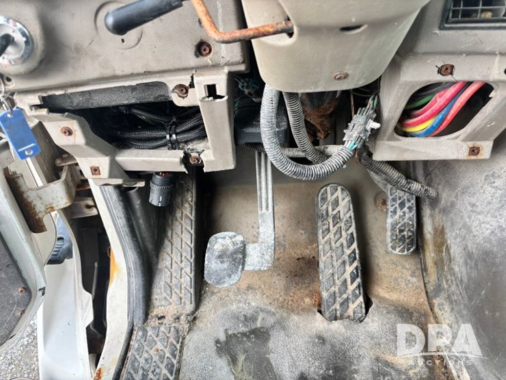 2005-sterling-dry-tender-truck-(gp11242,-unit-111565)-image-87