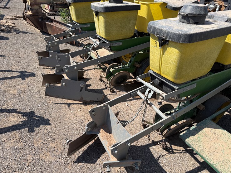 john-deere-7300-image-11