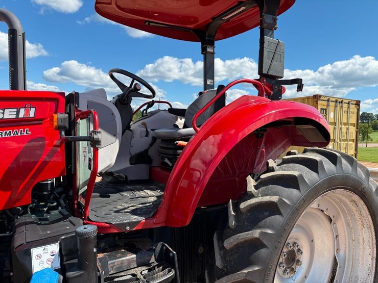 2016-case-ih-farmall-130a-image-12