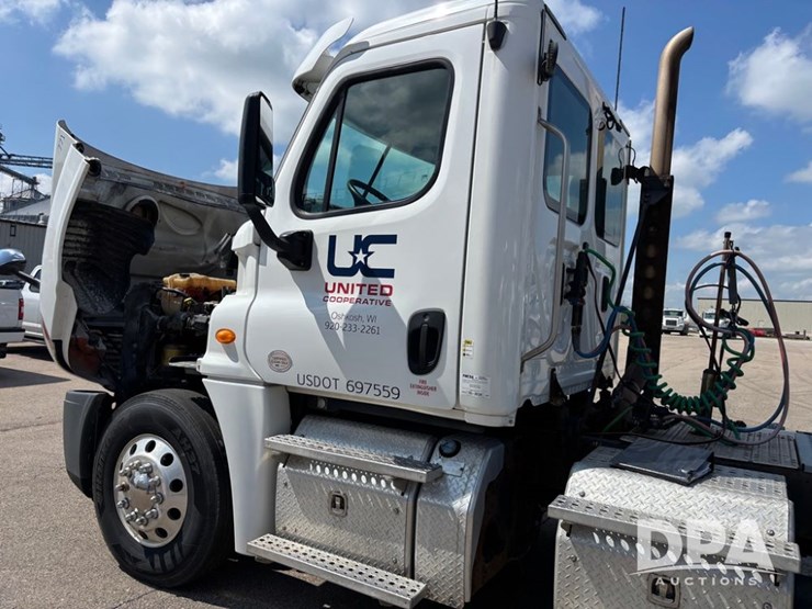 2013-freightliner-truck-(dr11874-unit-771)-image-43
