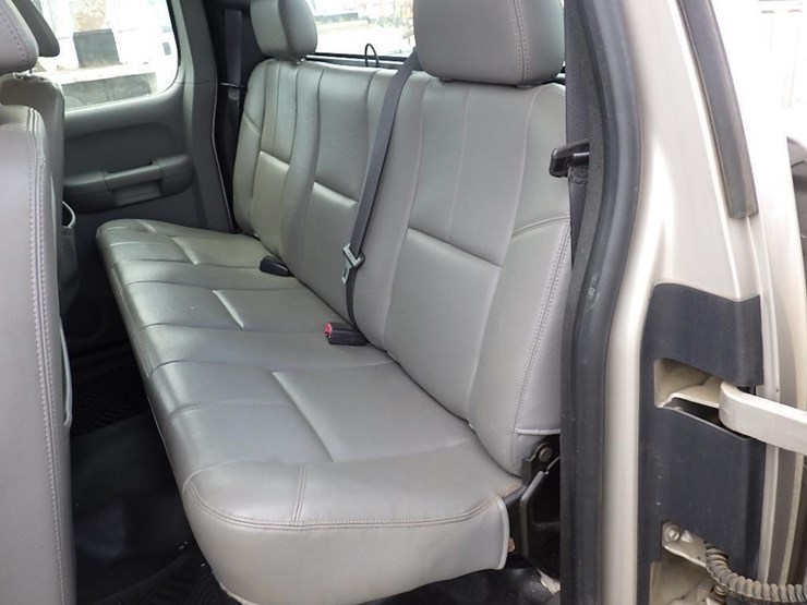 2008-chevrolet-silverado-image-16