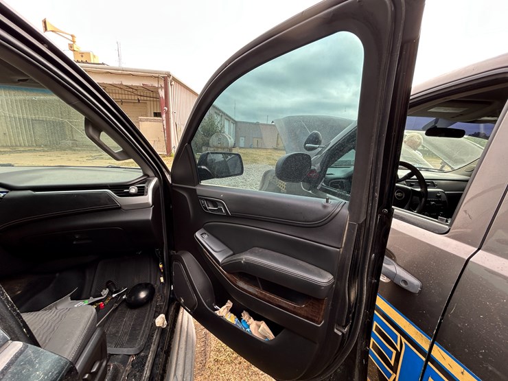 2015-chevrolet-tahoe-image-42