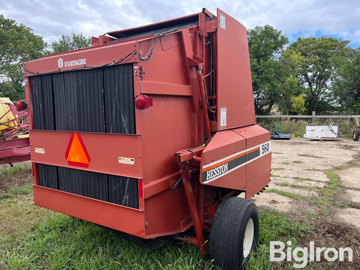 hesston-560-image-5