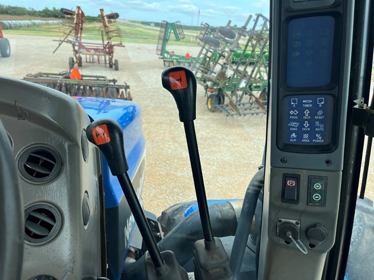 2005-new-holland-tj375-image-26