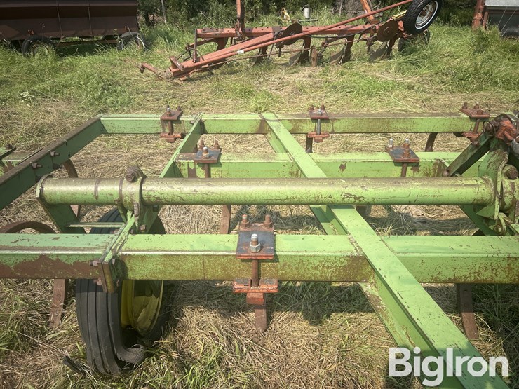 john-deere-100-image-13