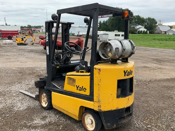 #1355-•-yale-forklift*-image-3
