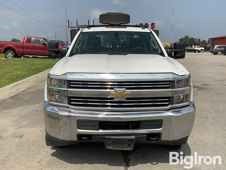 2015-chevrolet-silverado-3500hd-image-2