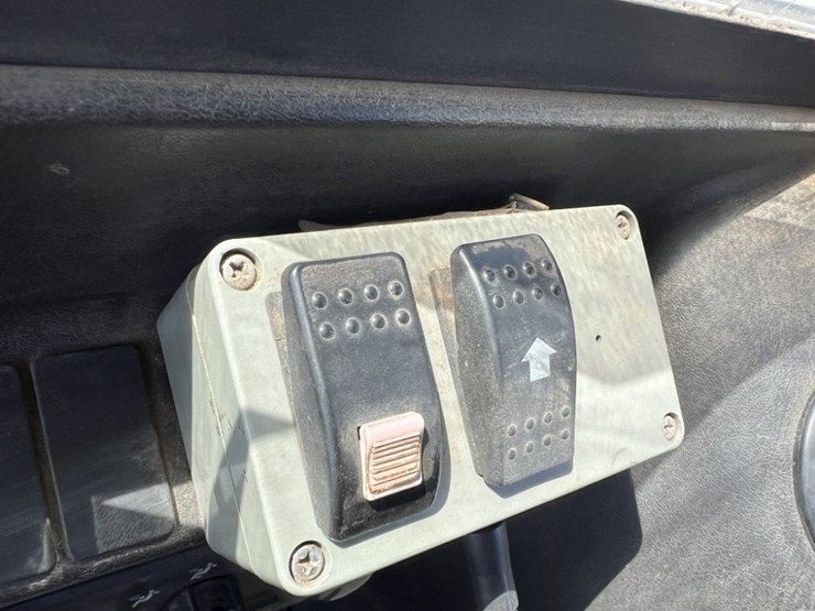2014-takeuchi-tb285-image-30