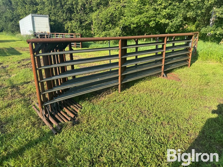 freestanding-panels-w/gate-image-7