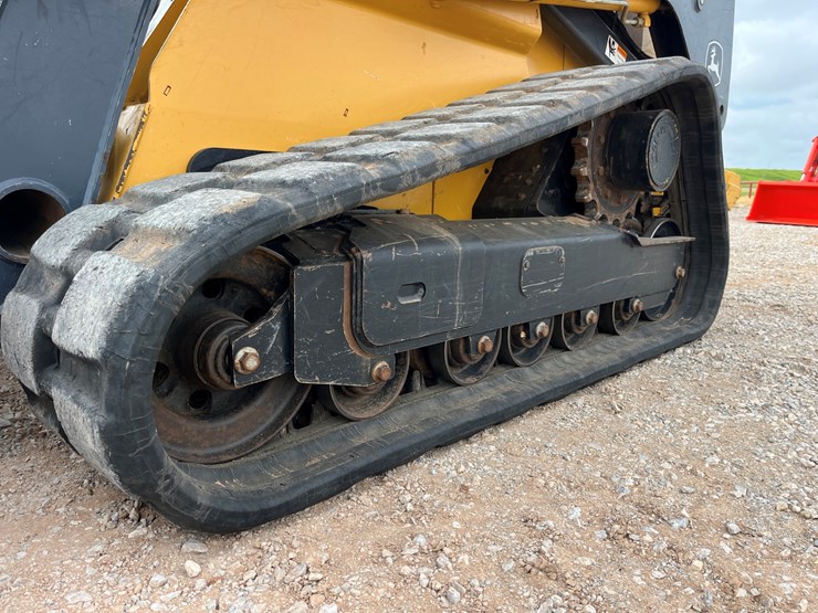2013-deere-333e-image-2
