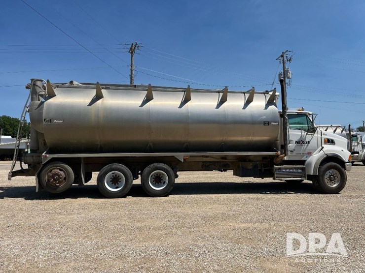 2009-sterling-feed-truck-(jn2573,-unit-2018)-image-9