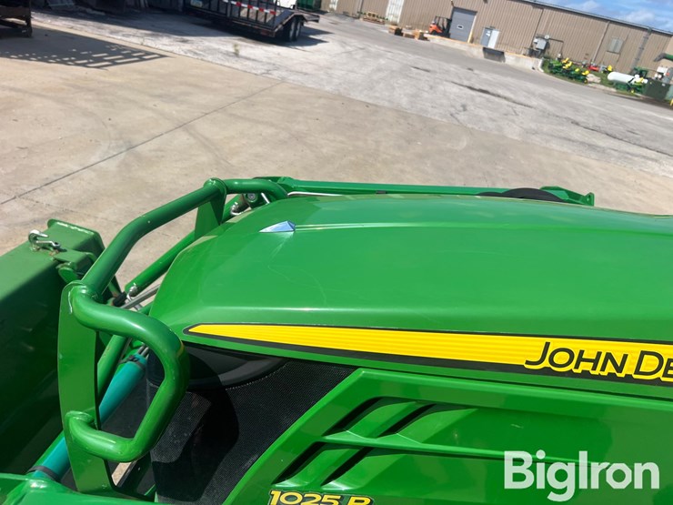 2014-john-deere-1025r-image-10