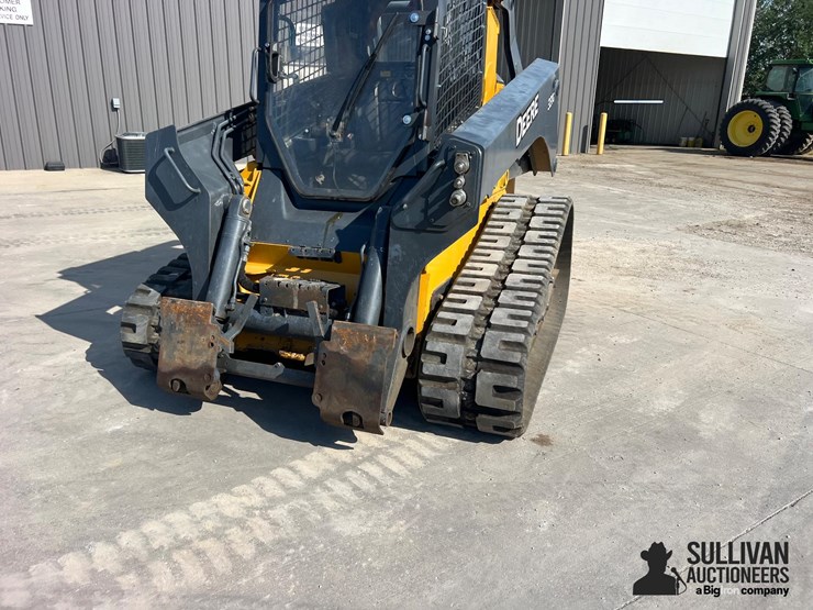 2017-deere-331g-image-19