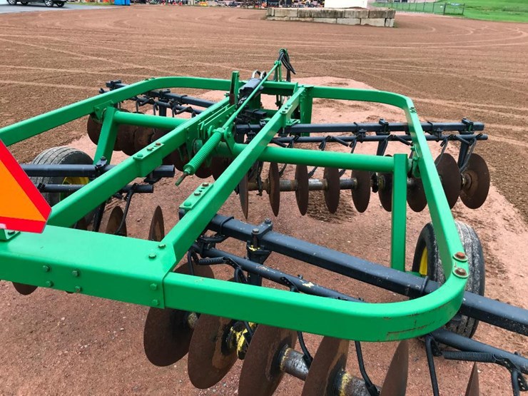 john-deere-110-image-22