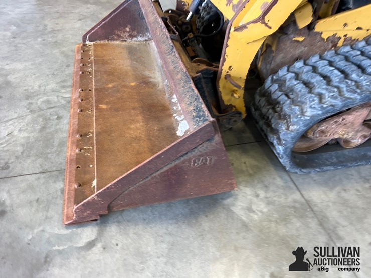 2014-caterpillar-259d-image-11